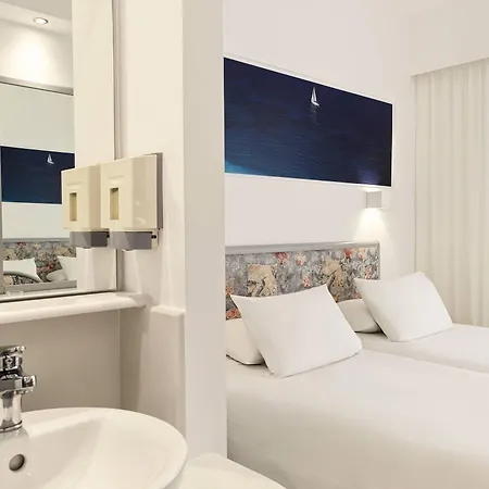 Esperia Hotel 3*