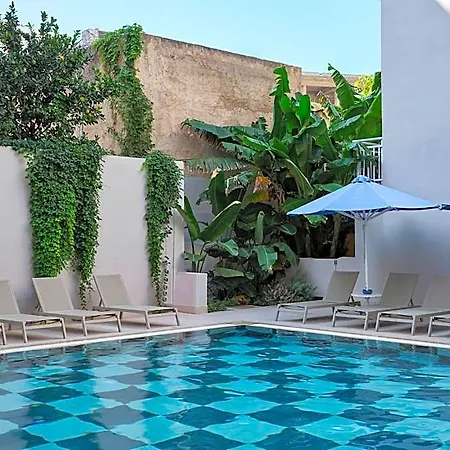 Esperia Hotel 3*