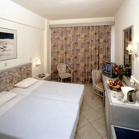 Esperia Hotel 3*