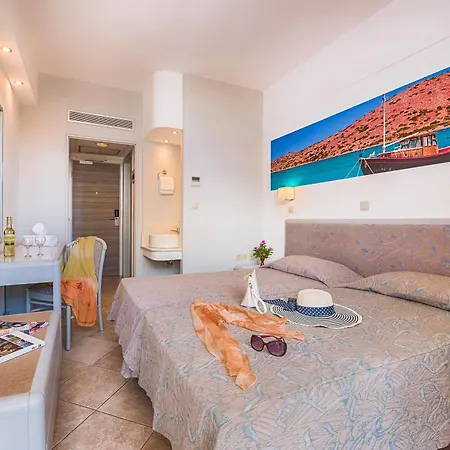 Esperia Hotel 3*